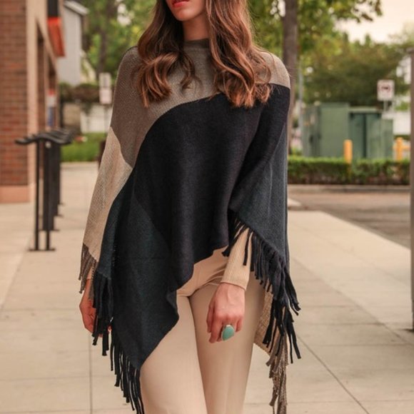 The Modern Anchor Sweaters - LAST ONE Neutral Colorblock Tassel Trim Poncho